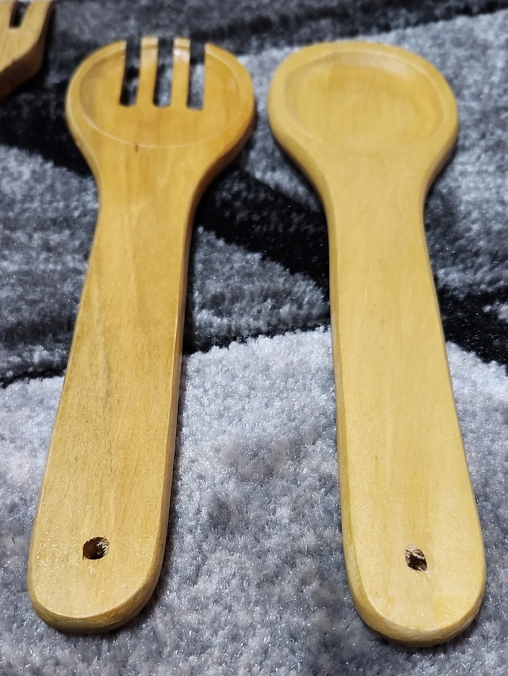ASSORTED KITCHEN WOODEN SEVING/COOKING UTENSILS SET-OF-5